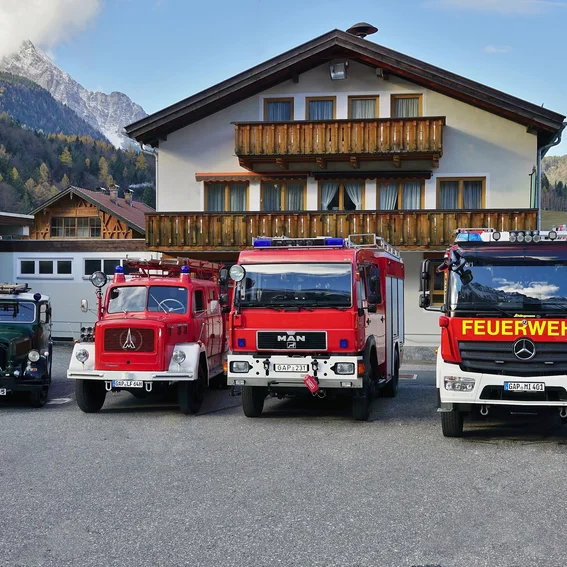 Generationen LF Feuerwehr (2).JPG